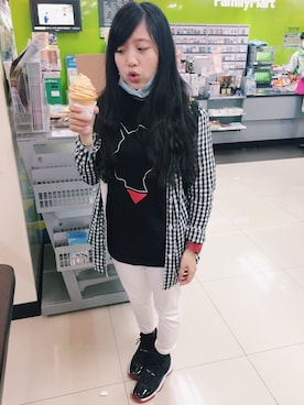 「Ed Hardy（エドハーディー）のアイテム（バッグ）」を使った、LauraHuangさん（レディース・147cm）の春コーディネート