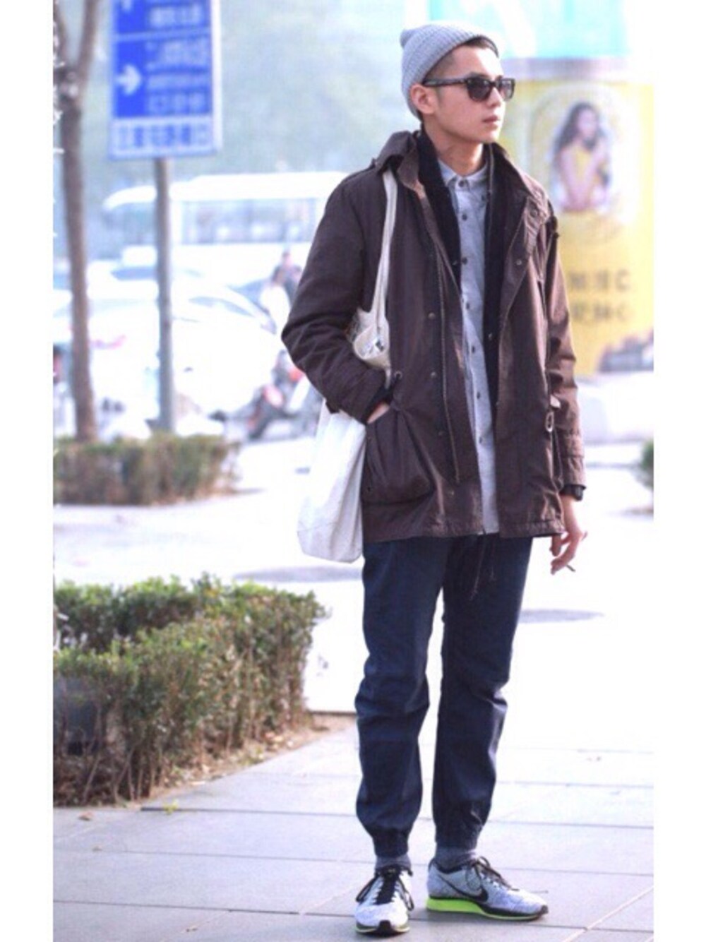 「fall、winter、VISIONSTREETWEAR」｜「VISION STREET WEARのアイテム（ノーカラージャケット、ブラック系）」を使った、Josh Yeungさん（メンズ・176cm）の秋コーディネートの1枚目の写真