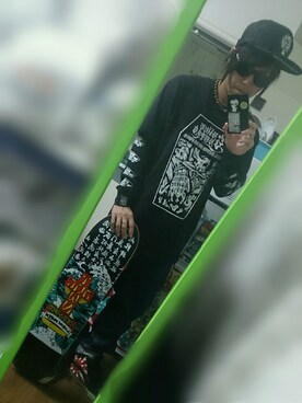 「袖プリント」｜「アイテム（雑貨/ホビー）」を使った、RxYxOxxxさん（メンズ・168cm）の秋コーディネート
