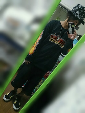 「🔥のアイテム（トップス、ブラック系）」を使った、RxYxOxxxさん（メンズ・168cm）の秋コーディネート