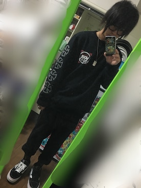 「袖プリント」｜「アイテム（スウェット）」を使った、RxYxOxxxさん（メンズ・168cm）の秋コーディネート