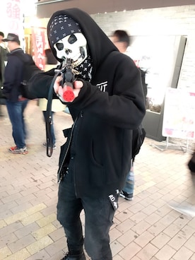 「REBEL8（レベル8）のアイテム（パーカー、ブラック系）」を使った、RxYxOxxxさん（メンズ・168cm）の秋コーディネート