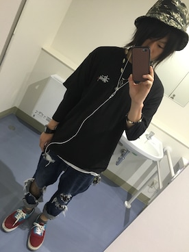 「STUSSY（ステューシー）のアイテム（Tシャツ/カットソー、ブラック系）」を使った、RxYxOxxxさん（メンズ・168cm）の春コーディネート