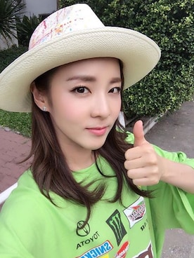 「KYLE BUSCHのアイテム（Tシャツ/カットソー、グリーン系）」を使った、Darastyleさん（レディース）の秋コーディネート