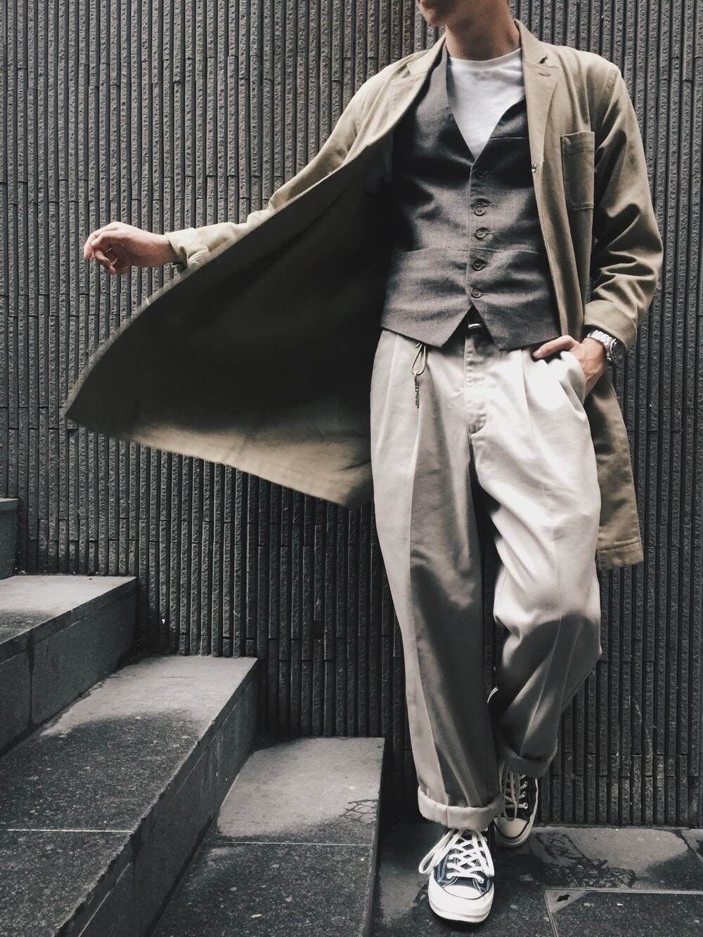 「シンプルコーデ、冬、古著、洋服好きさんこの指と〜まれっ☝️☺️、hkboy、Hong Kong」｜「URBAN RESEARCH DOORSのFORK＆SPOON French Work Coat（その他アウター、ブラック系）」を使った、tclok_さん（メンズ・173cm）の秋コーディネートの1枚目の写真