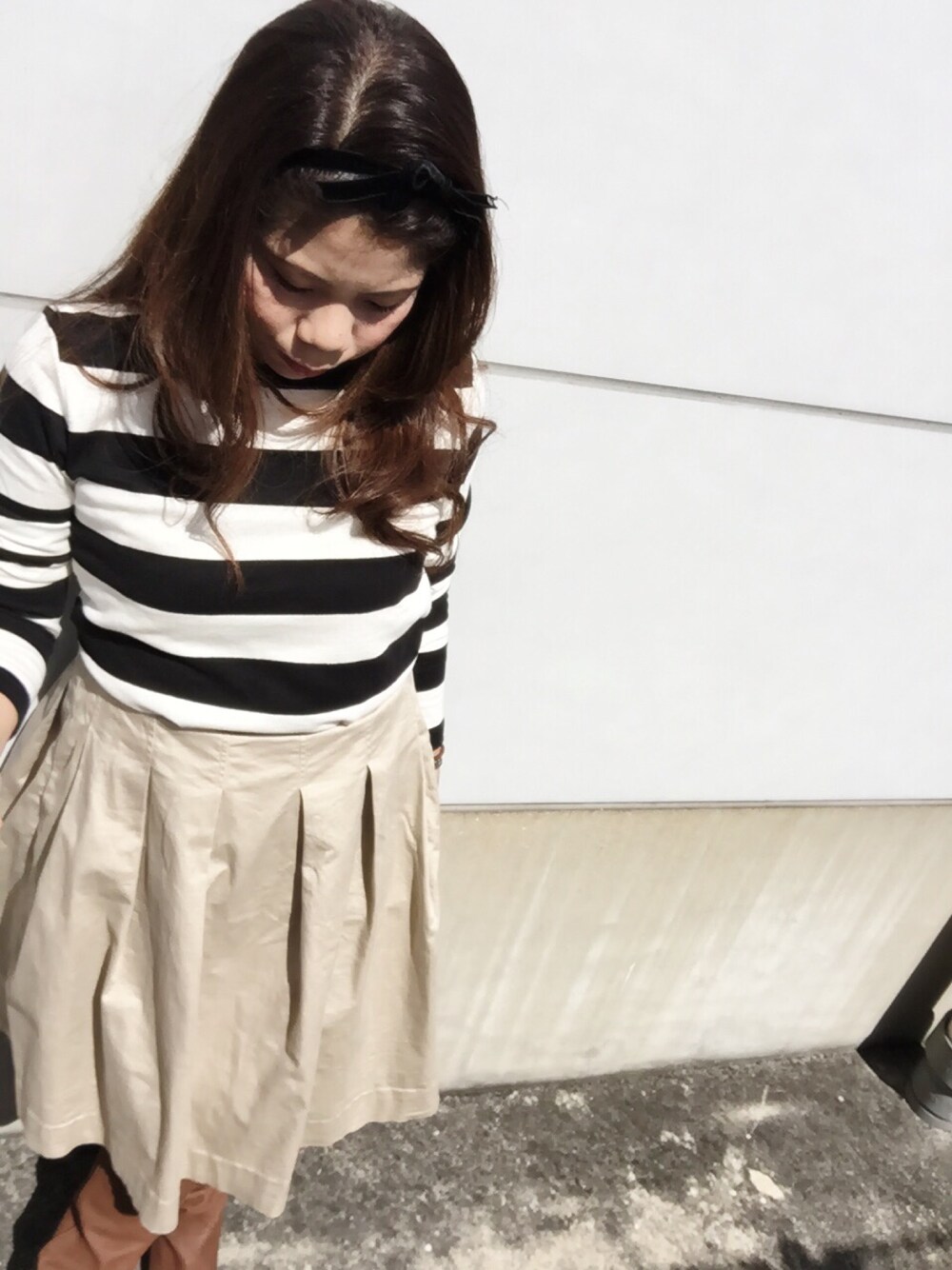 「ユニクロ、UNIQLO、ボーダー、スカート、ボートネック」｜「UNIQLOのWOMEN ボーダーボートネックT（長袖）C（Tシャツ/カットソー、ブラック系）」を使った、ゆうさん（レディース・154cm）の秋コーディネートの1枚目の写真