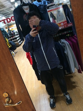 「アイテム（マウンテンパーカー、ブルー系）」を使った、ケソトさん（メンズ・165cm）の冬コーディネート