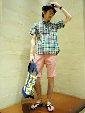 「アイテム（サンダル、ブルー系）」を使った、萬さん（メンズ・175cm）の春コーディネート