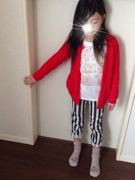 「Right-on（ライトオン）のアイテム（カーディガン/ボレロ、レッド系）」を使った、りらさん（キッズ・132cm）の冬コーディネート