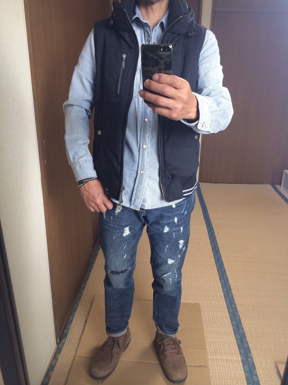 「ダウンベスト」｜「ATELIER SAB MENのアイテム（ダウンベスト、ブラック系）」を使った、Joeさん（メンズ・166cm）の秋コーディネートの1枚目の写真
