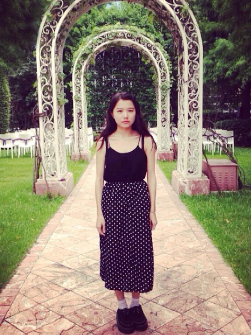 「謝師宴」｜「XOXOのアイテム（ベスト、ブラック系）」を使った、YunYiWangさん（レディース・156cm）の夏コーディネートの1枚目の写真