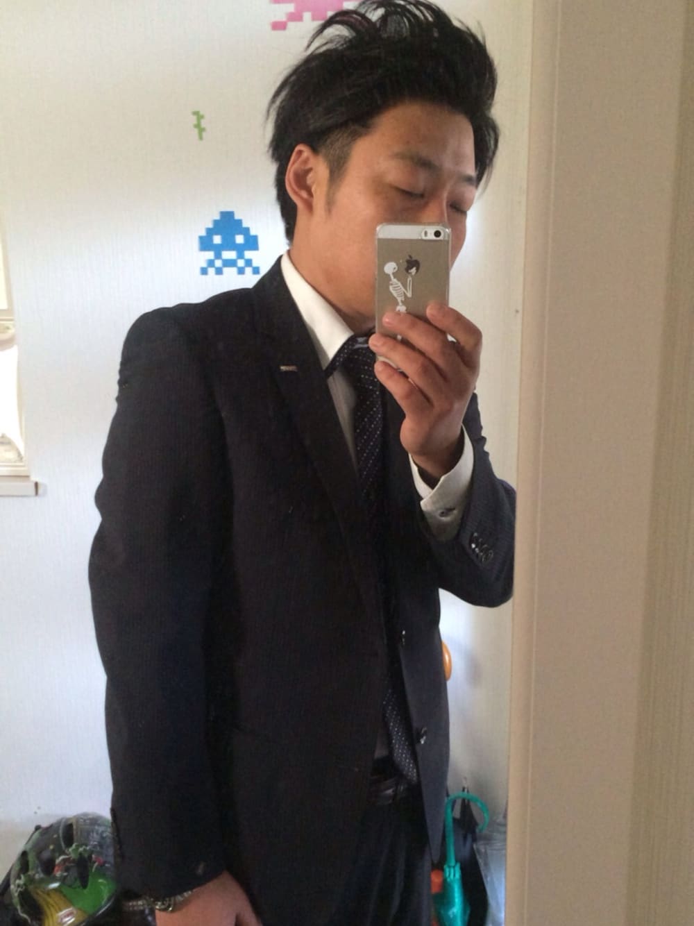 「Paul Smithのアイテム（ネクタイ、ブルー系）」を使った、TAMOTSUさん（メンズ・173cm）の夏コーディネートの1枚目の写真