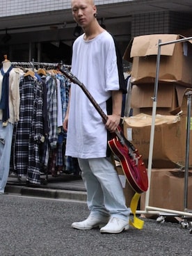 「TALKING ABOUT THE ABSTRACTION（トーキング　アバウト　ジ　アブストラクション）のアイテム（デニムパンツ）」を使った、田中ショヲタさん（メンズ・166cm）の冬コーディネート