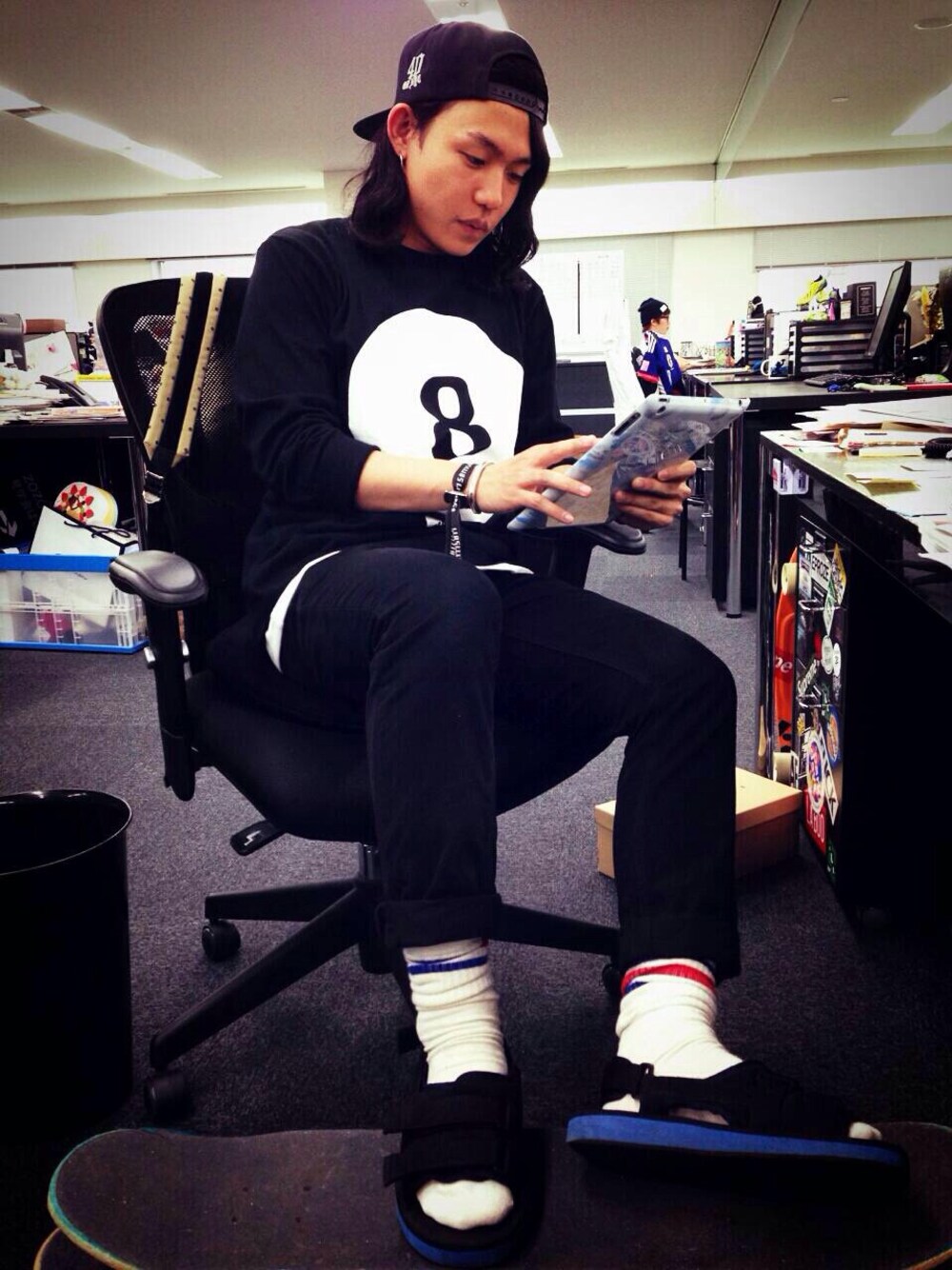「PHENOMENON、モノトーン、DISCOVERED、SHAUNSAMSON、CREPEMAN」｜「A BATHING APEのLINE ANKLE SOCKS（ソックス/靴下、ホワイト系）」を使った、大住ゆうたさん（メンズ・165cm）の夏コーディネートの1枚目の写真
