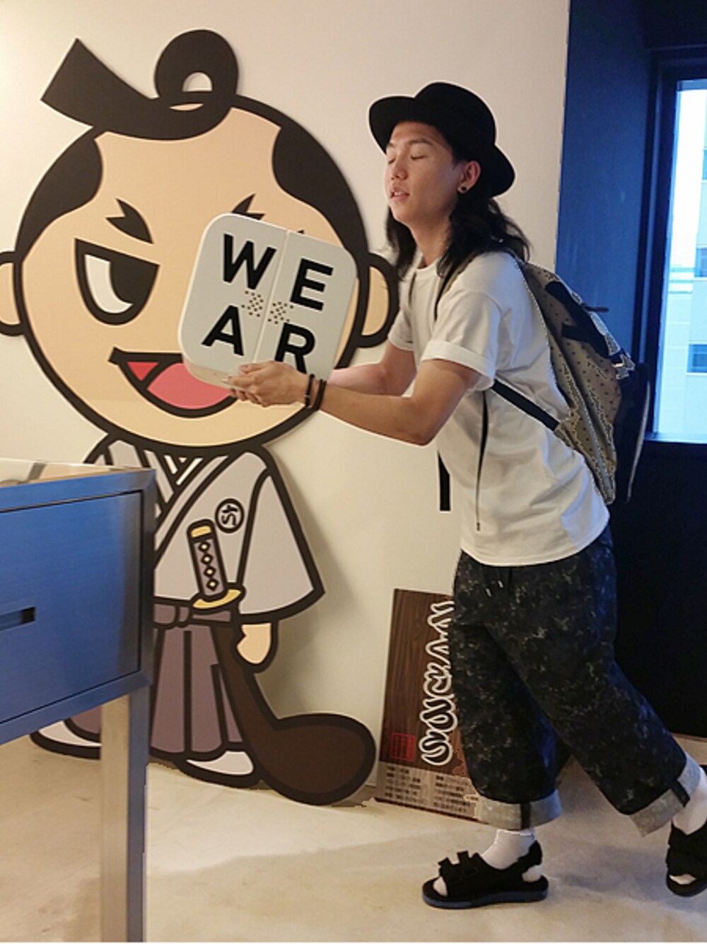 「stussy、CA4LA、フェススタイル、DISCOVERED、ドンキホーテ、TOGA VIRILIS、 瞳を閉じて～」｜「STUSSYのStussy Deluxe x Masterpiece Backpack（バックパック/リュック）」を使った、大住ゆうたさん（メンズ・165cm）の夏コーディネートの1枚目の写真