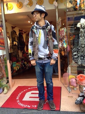 「アイテム（ダウンベスト、ブラウン系）」を使った、フジモンさん（メンズ・179cm）の冬コーディネート