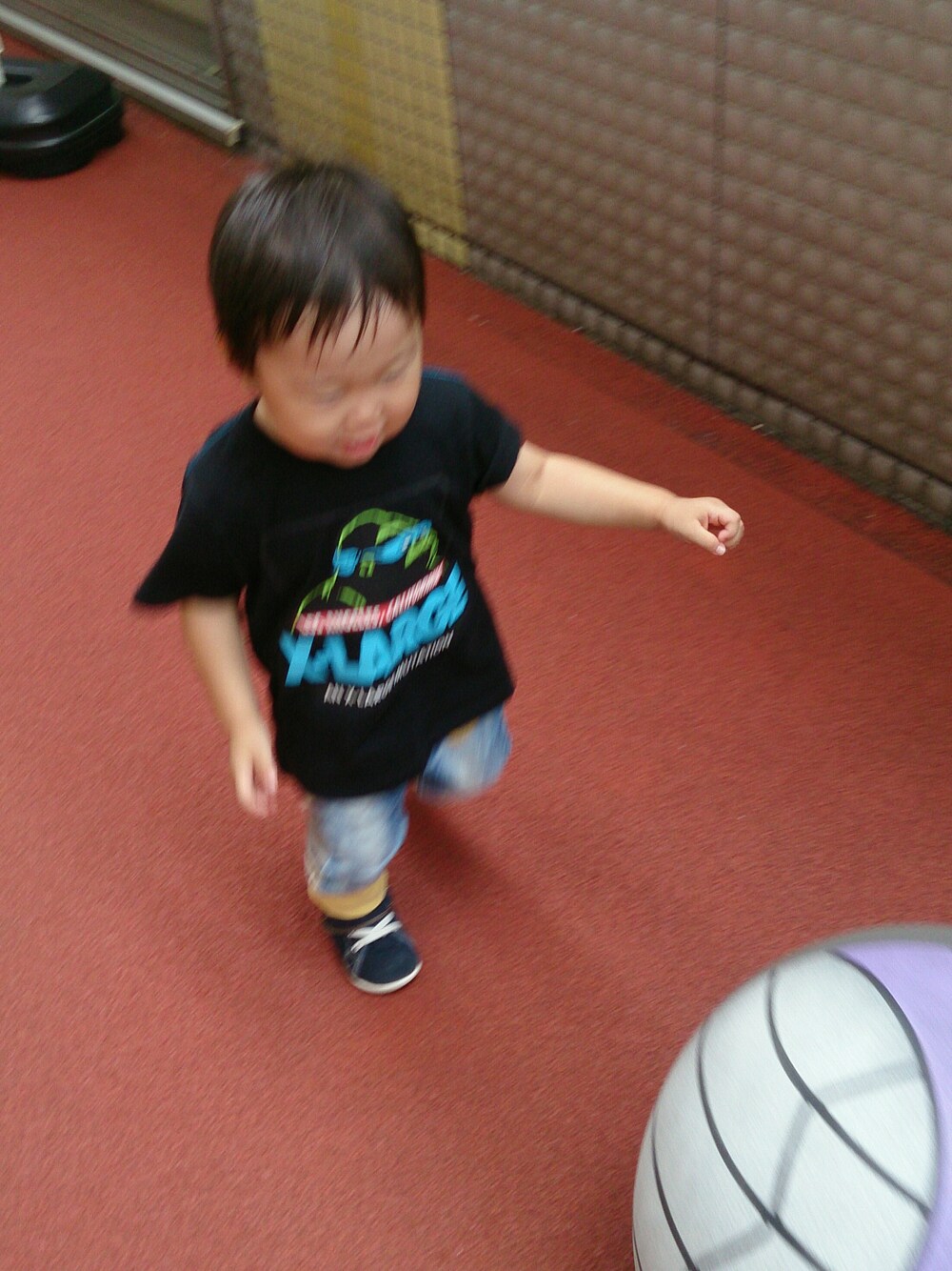 「XLARGE KIDS、VANS、キッズコーデ、男の子、アンパンマンミュージアム、タートルズコラボ、ディズニー」｜「XLARGE KIDSのアイテム（トップス、ブラック系）」を使った、oskyさん（キッズ・90cm）の夏コーディネートの1枚目の写真