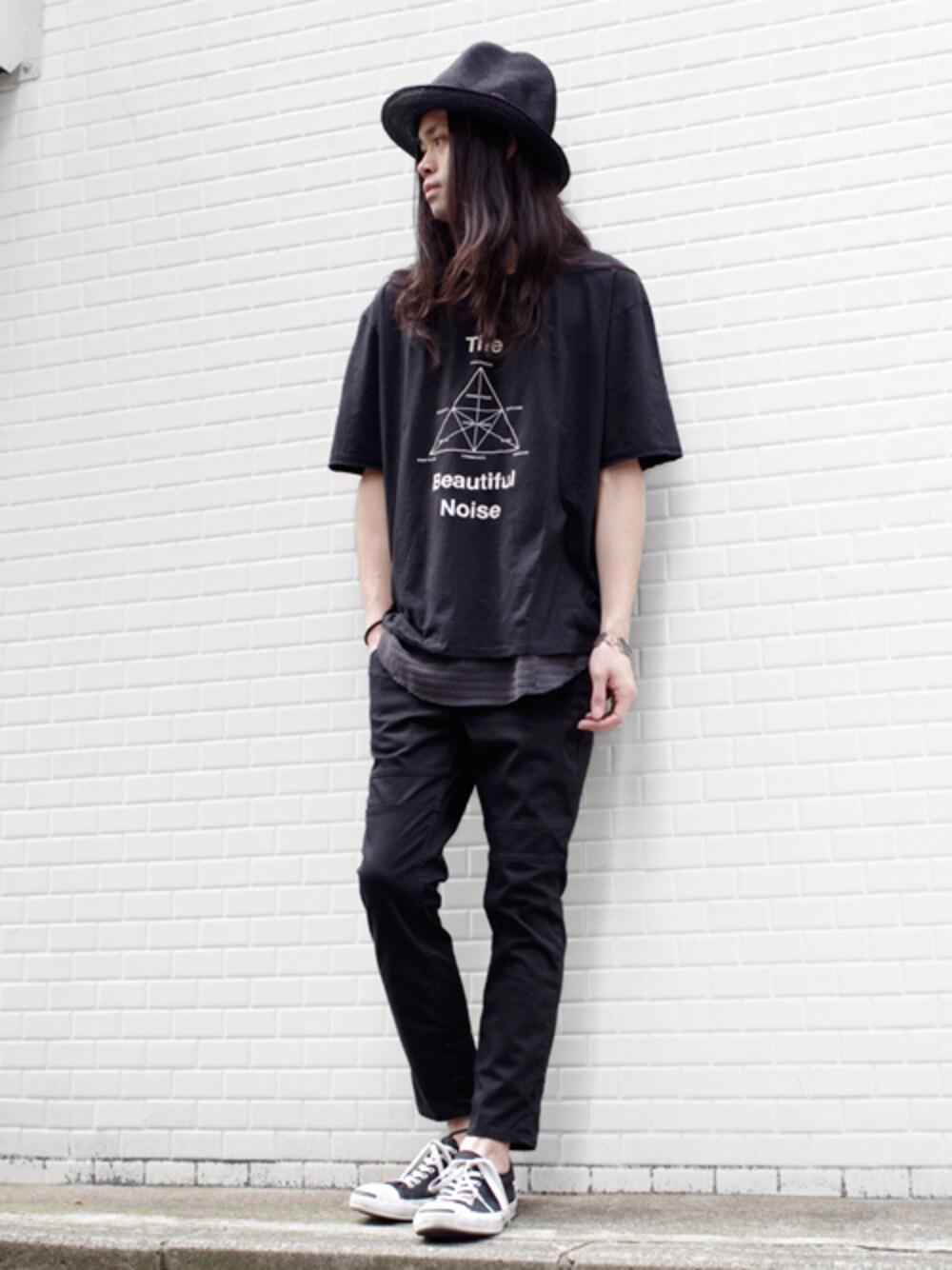 Tシャツ/カットソーを使った「 オールブラック」の人気ファッション 