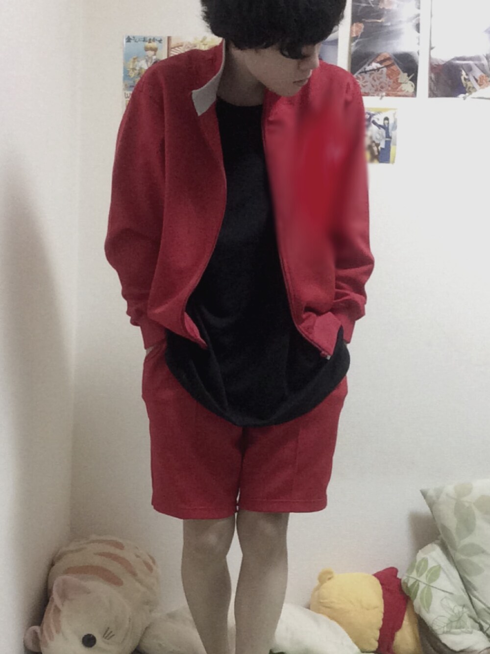 「ふとした休日」｜「高校の体操服のアイテム（その他アウター、レッド系）」を使った、O2ヶさん（メンズ・169cm）の冬コーディネートの1枚目の写真