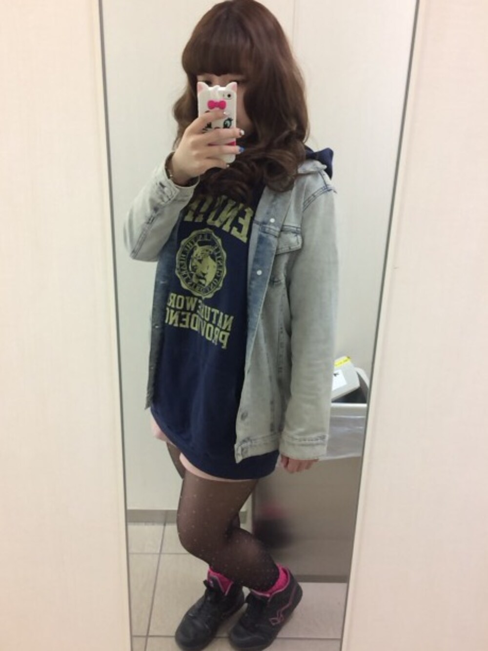 「パーカー、タイツ×スニーカー、タイツ×靴下」｜「Honeysのアイテム（パーカー、ブルー系）」を使った、さくぴ❣さん（レディース・153cm）の春コーディネートの1枚目の写真
