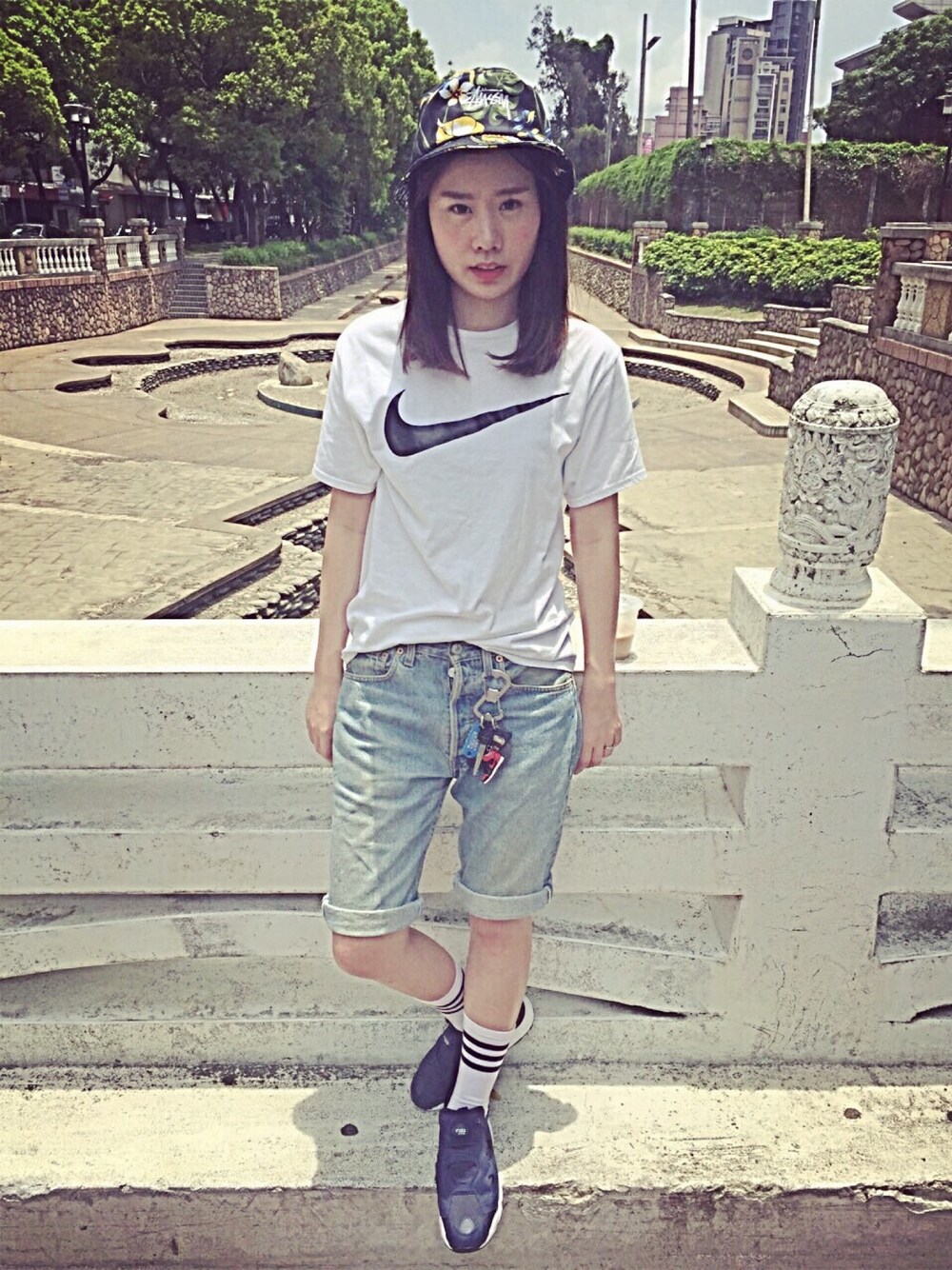 「stussy、INSTA PUMP FURY、reebok、Levi's、NIKE」｜「STUSSYのアイテム（ハット、ブルー系）」を使った、kameさん（レディース・167cm）の夏コーディネートの1枚目の写真