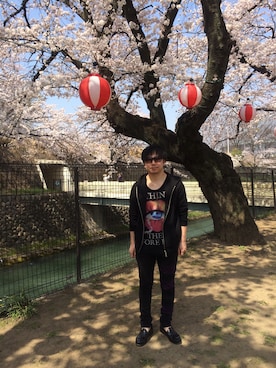 「HARE（ハレ）のウラキモウジップパーカー(HARE)（パーカー）」を使った、TOMさん（メンズ・160cm）の春コーディネート