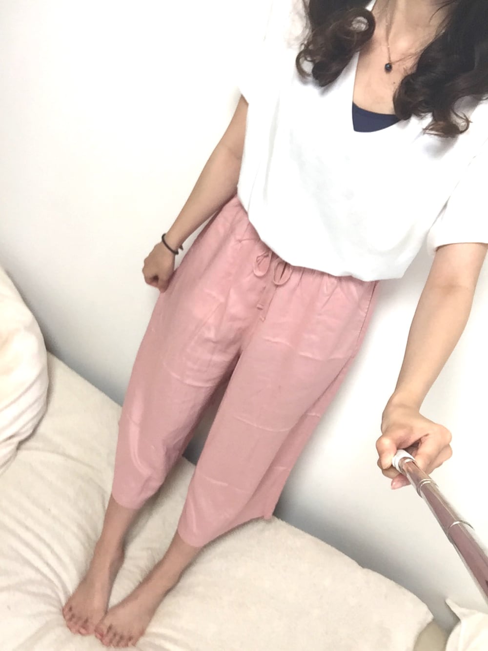 「パンツスタイル、夏コーデ、Tシャツ、UNIQLO、UNIQLOコーデ、リラコ、プチプラ」｜「UNIQLOのMEN ドライカラークルーネックT（半袖）（Tシャツ/カットソー、ホワイト系）」を使った、みのんさん（レディース・157cm）の夏コーディネートの1枚目の写真