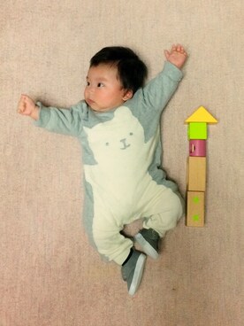 「アイテム（ロンパース、ブラック系）」を使った、okakeさん（キッズ・60cm）の春コーディネート