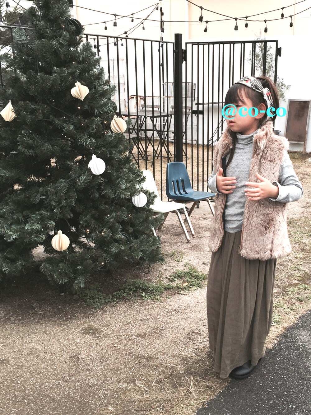 「お腹ー😂のアイテム（その他、ホワイト系）」を使った、tomotoさん（キッズ・120cm）の秋コーディネートの1枚目の写真