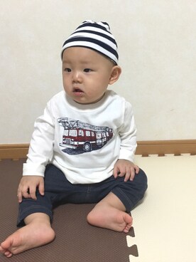 「babyGAP（babyGAP）のアイテム（Tシャツ/カットソー、ホワイト系）」を使った、genさん（キッズ）の秋コーディネート