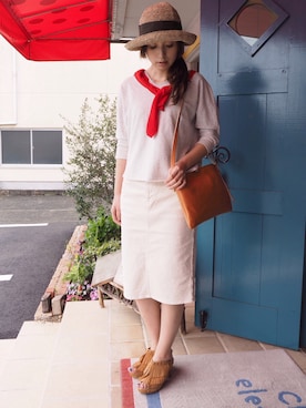 「DEEP BLUE（ディープブルー）のアイテム（スカート）」を使った、clever elephantさん（レディース・164cm）の春コーディネート