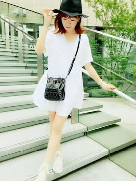 「アイテム（ブレスレット）」を使った、hitomi♪さん（レディース・158cm）の夏コーディネート