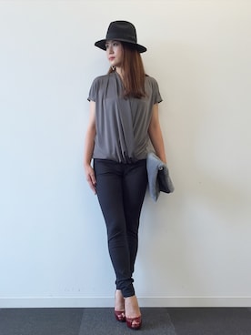 「アイテム（クラッチバッグ、グレー系）」を使った、PINKY&DIANNEさん（レディース・163cm）の夏コーディネート