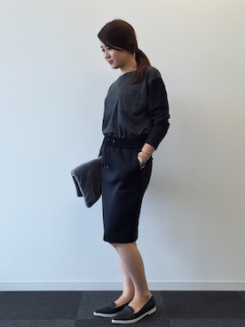 「アイテム（クラッチバッグ、グレー系）」を使った、PINKY&DIANNEさん（レディース・163cm）の秋コーディネート