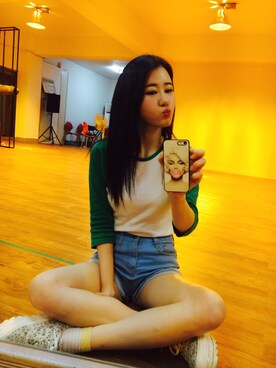 「アイテム（スマホケース/カバー）」を使った、Honey beさん（レディース・164cm・20代）の秋コーディネート
