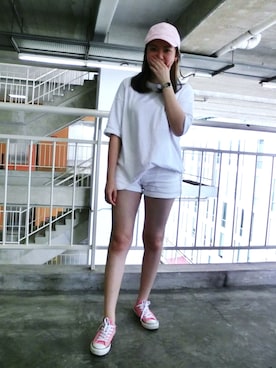 「H&M（エイチ・アンド・エム）のアイテム（その他パンツ、ホワイト系）」を使った、Eva Chiamさん（レディース・166cm）の夏コーディネート