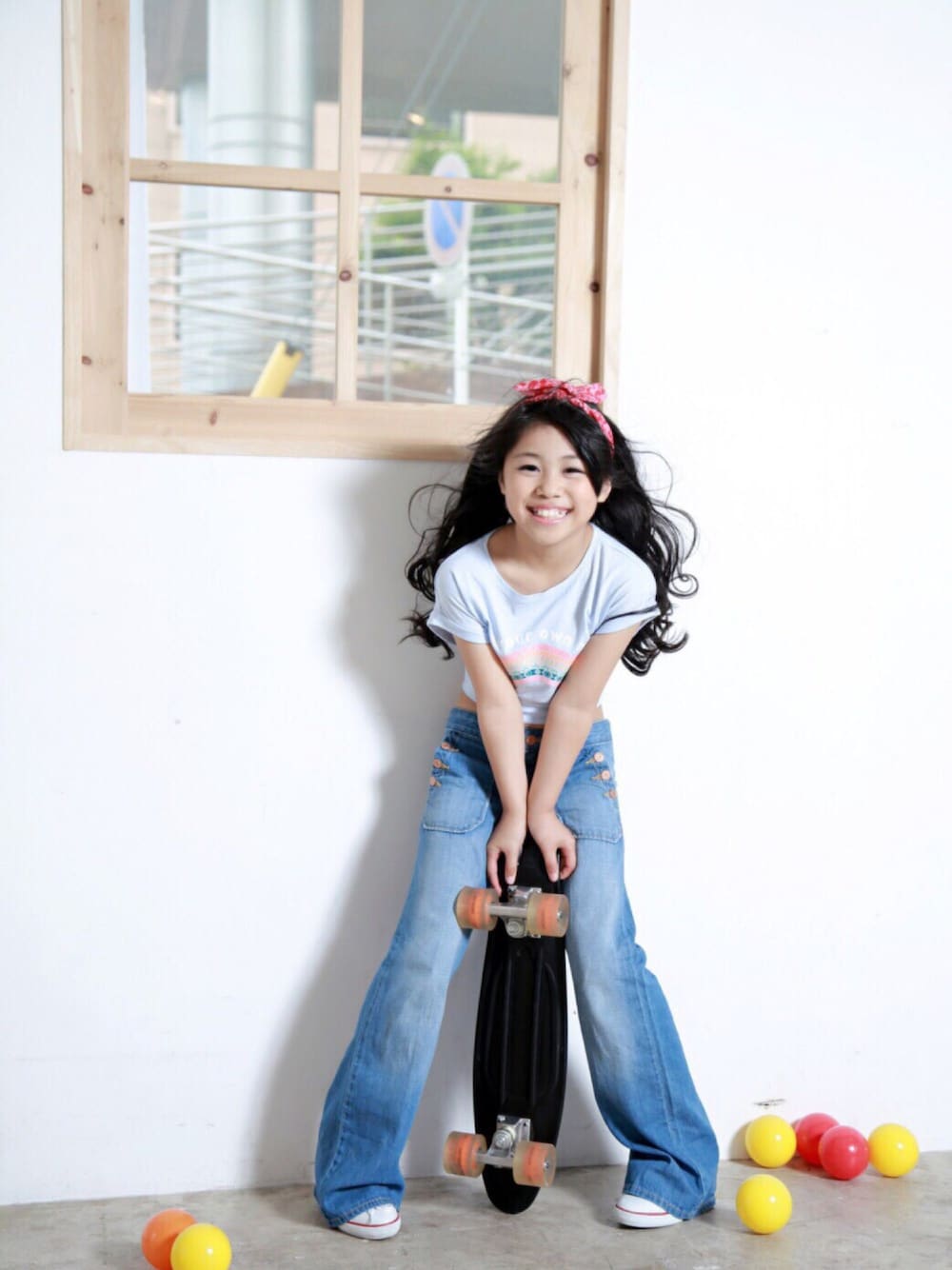 「ドラフトGAP、GAP、gap kids、GAPコーデ、gaplove、Yesgap、キッズ、キッズファッション、キッズコーデ、キッズモデル」｜「GAPのアイテム（Tシャツ/カットソー、ブルー系）」を使った、林 未羽さん（キッズ・127cm）の夏コーディネートの1枚目の写真