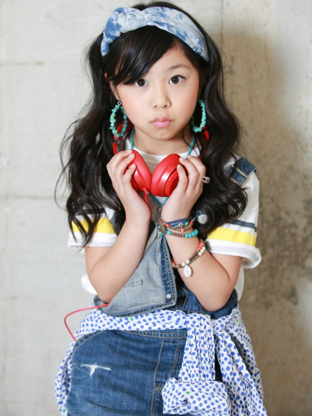 「GAP、gap kids、GAPコーデ、gaplove、gapforgirl、Yesgap、キッズ、キッズファッション、キッズコーデ、キッズモデル」｜「GAPのアイテム（シャツ/ブラウス、ブルー系）」を使った、林 未羽さん（キッズ・127cm）の夏コーディネートの1枚目の写真