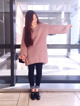 「ロングヘア」｜「アイテム（アナログ腕時計）」を使った、MicaMicaさん（レディース・170cm）の秋コーディネート