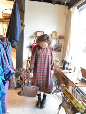 「onionのアイテム（One piece dress、グレー系）」を使った、onion Akitaさん（レディース）の秋コーディネート