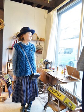 「onionakitaのアイテム（Knitwear、ブルー系）」を使った、onion Akitaさん（レディース）の秋コーディネート