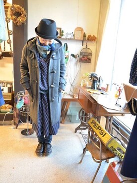 「LONDON TRADITION（ロンドントラディション）のアイテム（Duffle coat、グレー系）」を使った、onion Akitaさん（レディース）の冬コーディネート