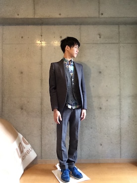 「アイテム（スーツベスト、グレー系）」を使った、やまもとさん（メンズ・176cm）の冬コーディネート