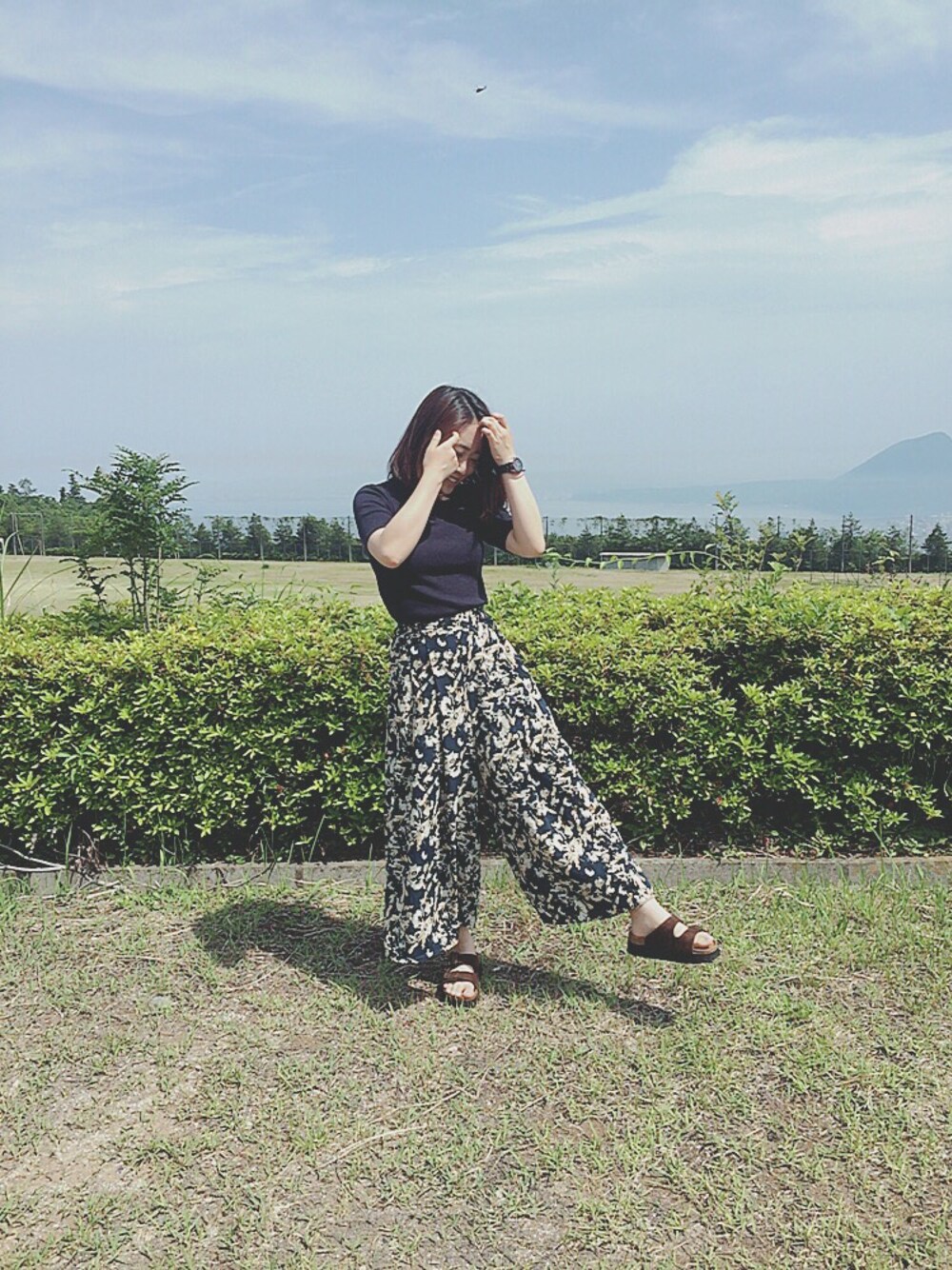 「flower、summer、navy、サンダル、happy」｜「LOWRYS FARMのコンフォートサンダル　569543（サンダル、ブラウン系）」を使った、Hazukiさん（レディース・158cm）の夏コーディネートの1枚目の写真