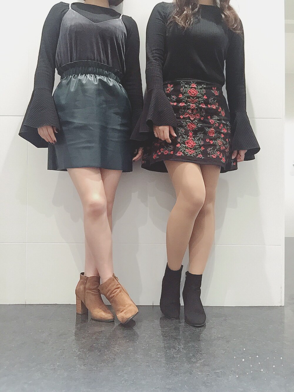 「ootd、ZARA、black、ベルスリーブ、タイトスカート、レザースカート、モスグリーン、おそろいコーデ、winter」｜「GUのアイテム（トップス、グレー系）」を使った、Hazukiさん（レディース・158cm）の秋コーディネートの1枚目の写真