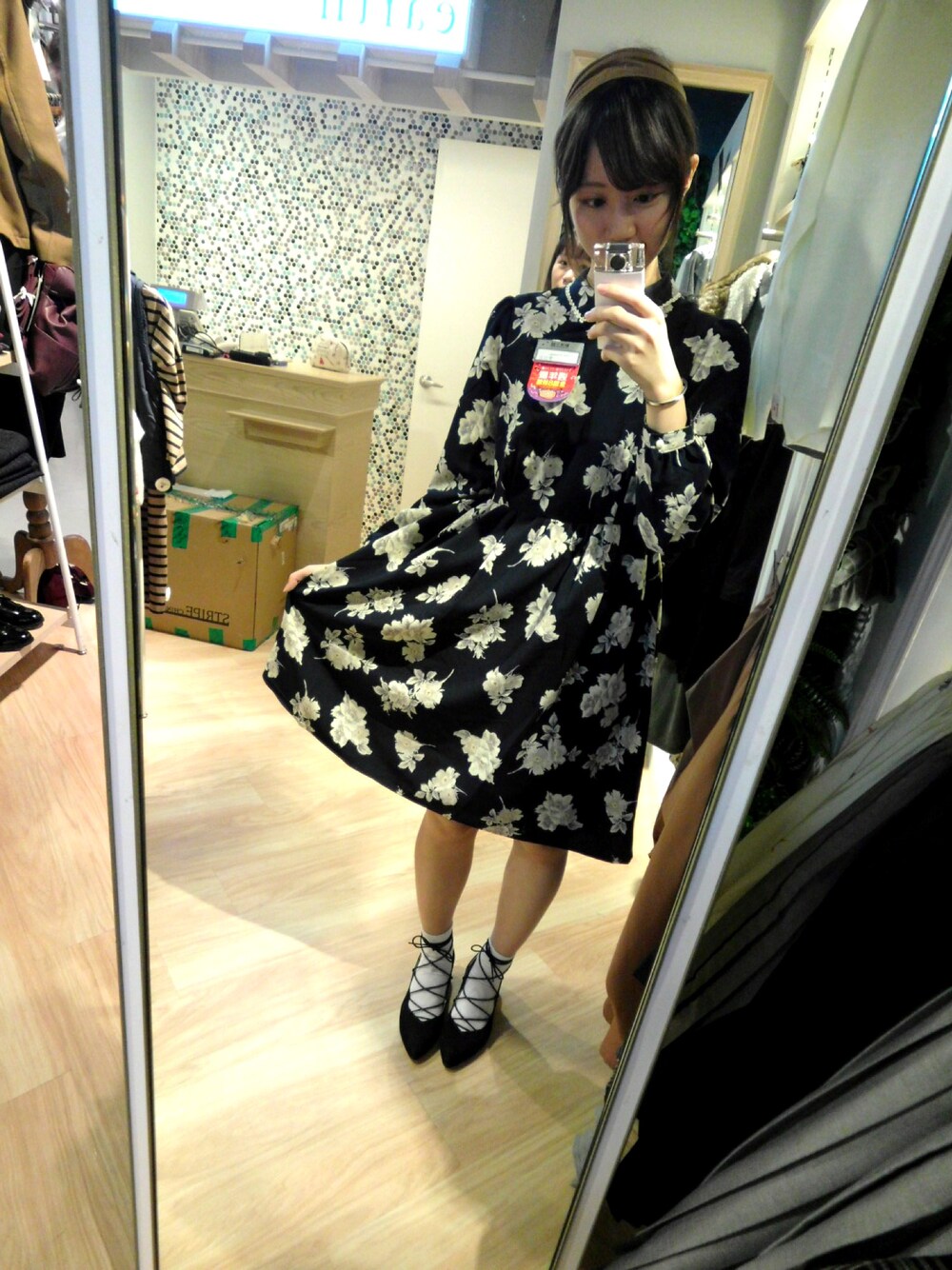 「earth music&ecology、秋コーデ、ootd」｜「earth music&ecologyのアイテム（ワンピース、ブルー系）」を使った、lily65002000さん（レディース・162cm）の秋コーディネートの1枚目の写真