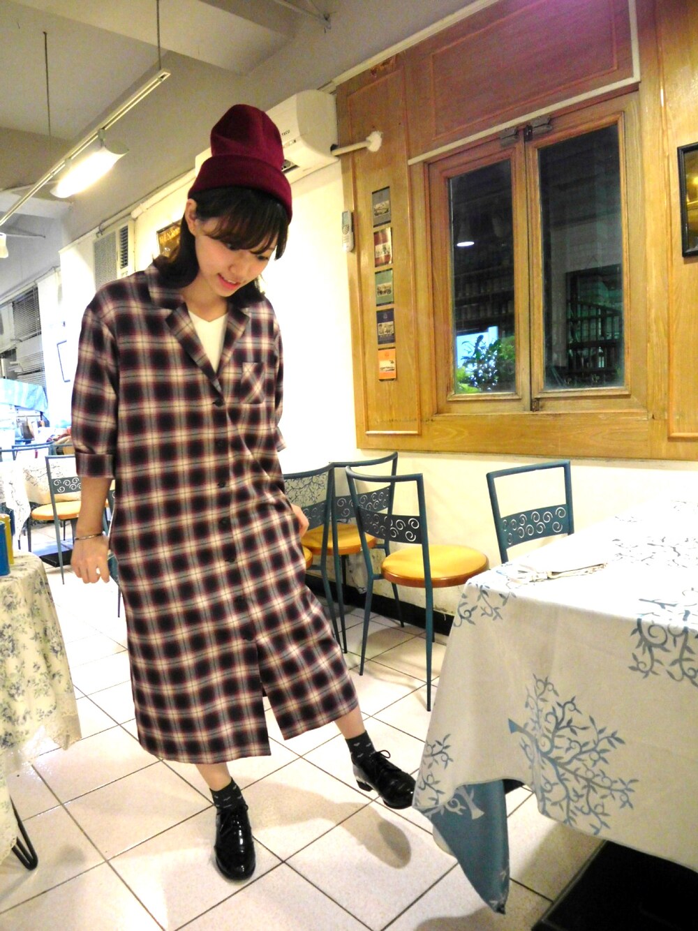 「秋のコーデ、fashion、3coins、RETRO GIRL、E hyphen world gallary、earth music&ecology」｜「3coinsのアイテム（ニットキャップ/ビーニー、レッド系）」を使った、lily65002000さん（レディース・162cm）の秋コーディネートの1枚目の写真