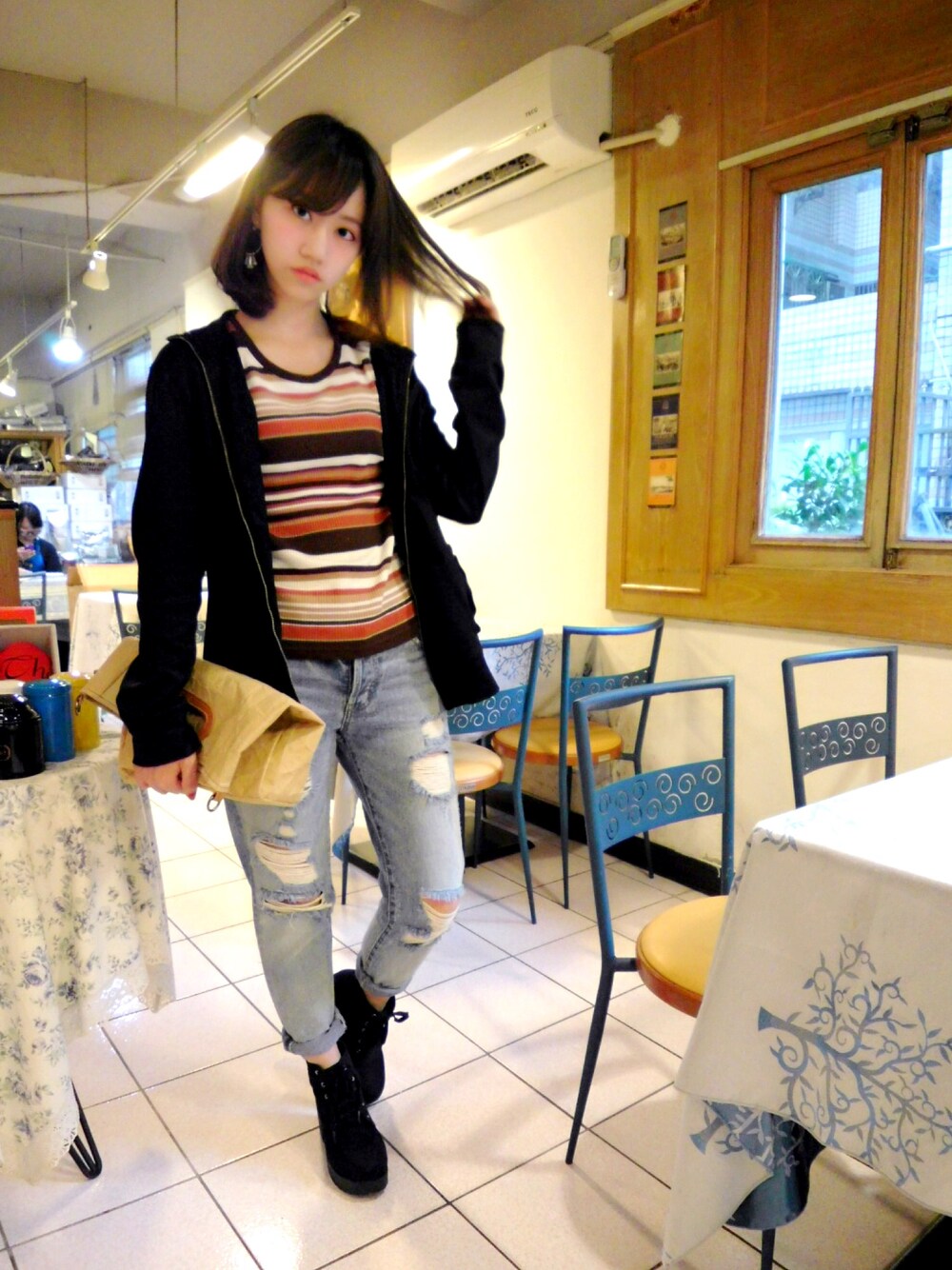 「秋コーデ、Ehyphenworldgallery、oneway、ck、Calvin Klein PLATINUM(Calvin Klein PLATINUM)、dazzlin、仕事中、仕事着、昔の服」｜「E hyphen world galleryのアイテム（ニット/セーター、ブラウン系）」を使った、lily65002000さん（レディース・162cm）の秋コーディネートの1枚目の写真