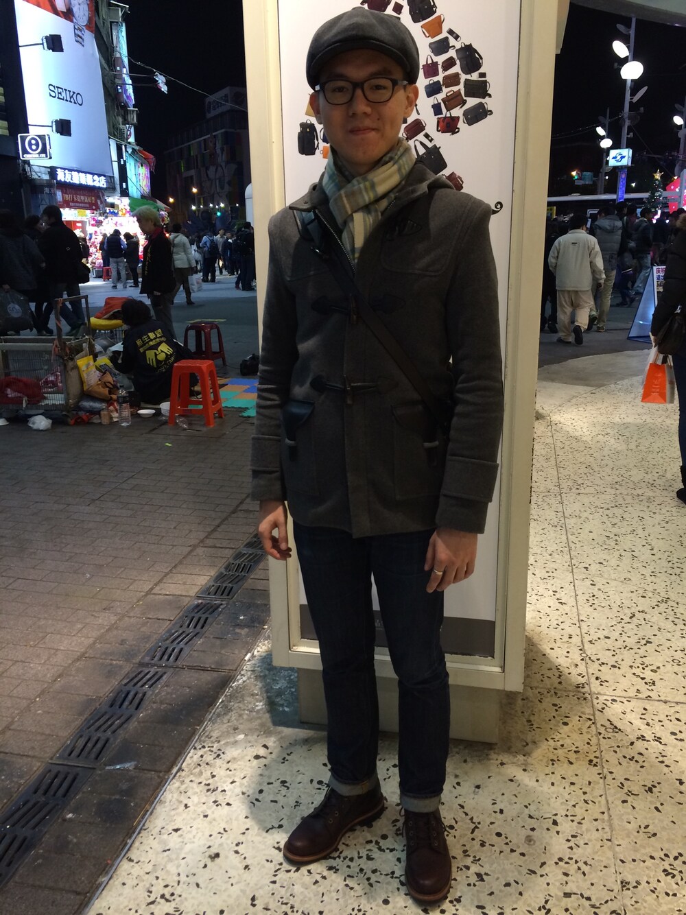 「Taiwan、TAIPEI、hat、cashmere、coat、Nudie jeans、denim、FILSON、Chippewa、boots」｜「NEW YORK HATのNew York Hat Wool Gatsby Grey（キャスケット、グレー系）」を使った、Jason Yangさん（メンズ・177cm）の冬コーディネートの1枚目の写真