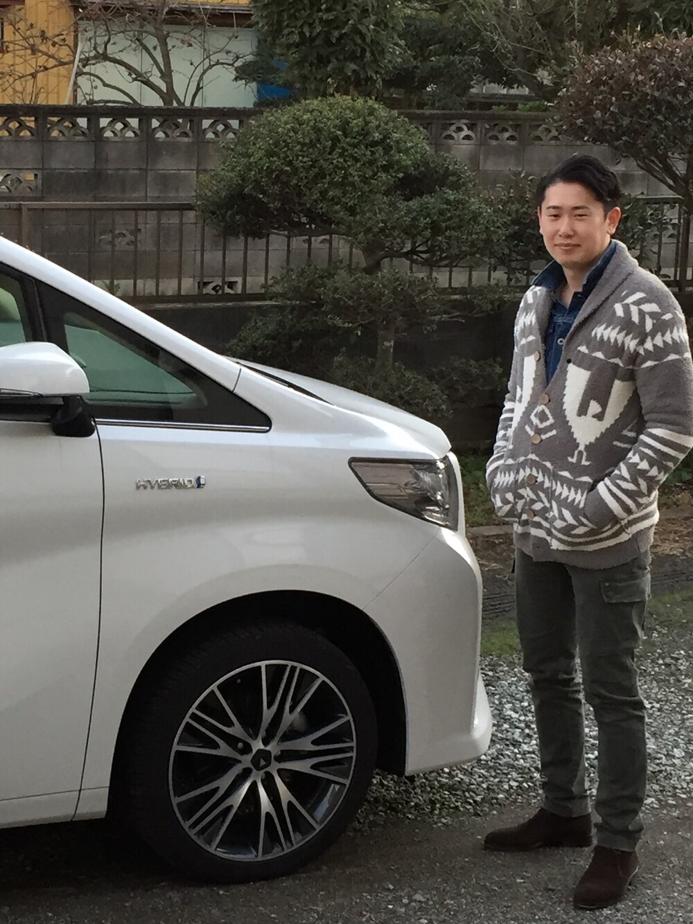 「BAREFOOT DREAMSの634　Men's Native Shawl Cardigan（カーディガン/ボレロ、グレー系）」を使った、yu-sukeさん（メンズ・180cm）の秋コーディネートの1枚目の写真